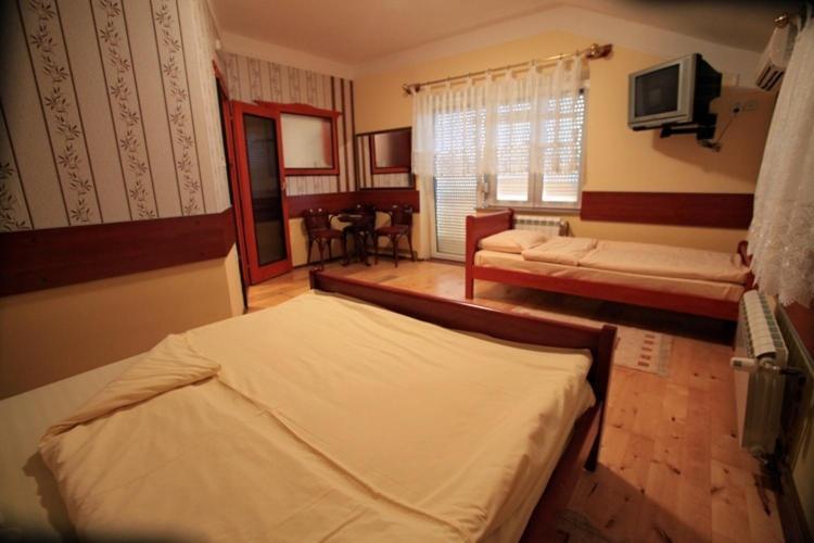 Hotel Dunav Sremski Karlovci Zimmer foto